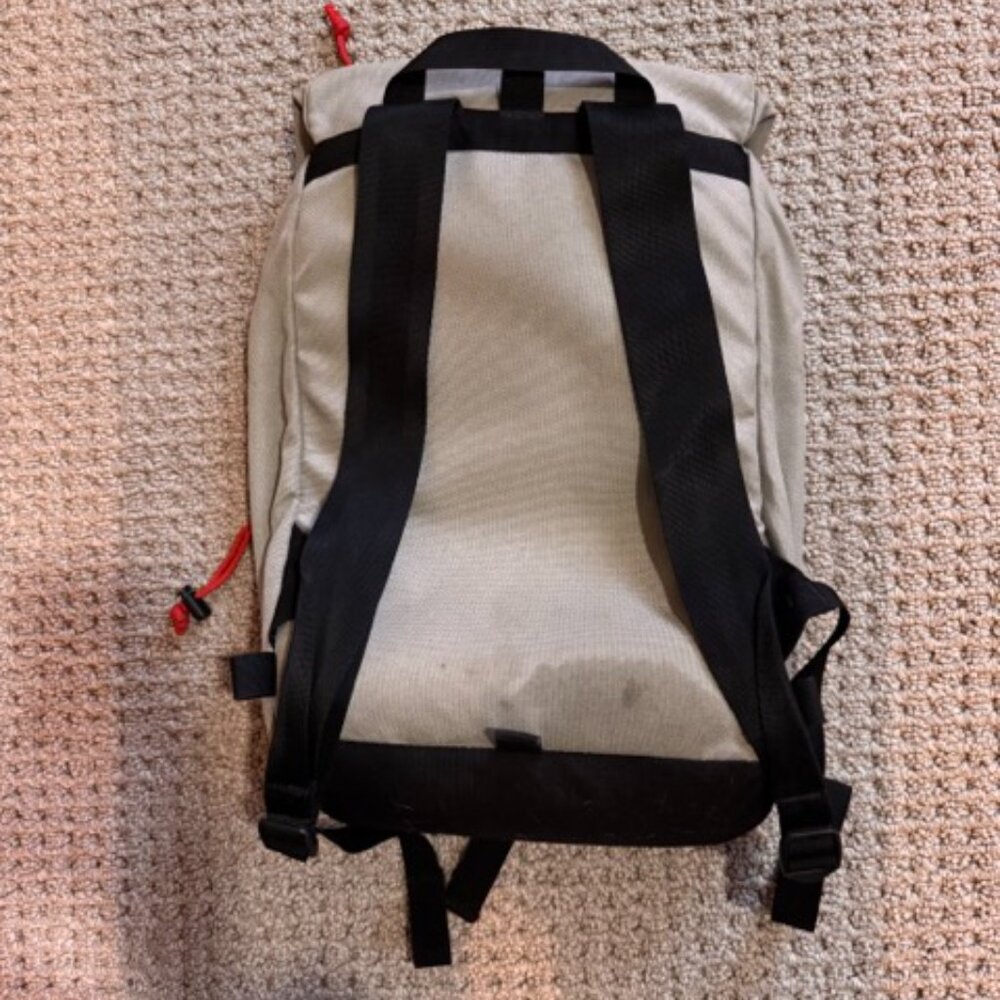 Topo Backpack - Picture 2 of 3